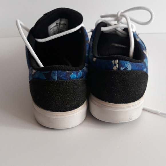 Nike Sneaker - Picture 6 of 7